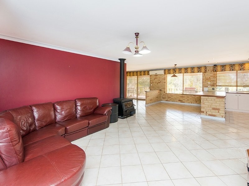 5 Hobbit Glade, Mundaring WA 6073