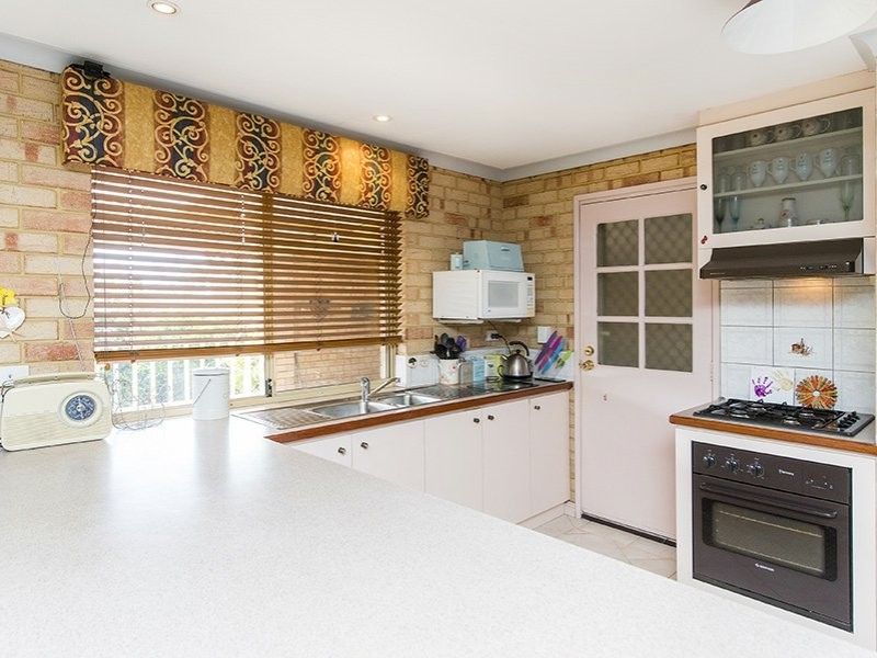 5 Hobbit Glade, Mundaring WA 6073