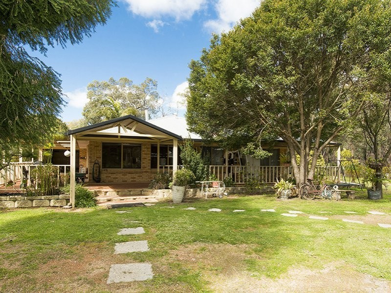 5 Hobbit Glade, Mundaring WA 6073