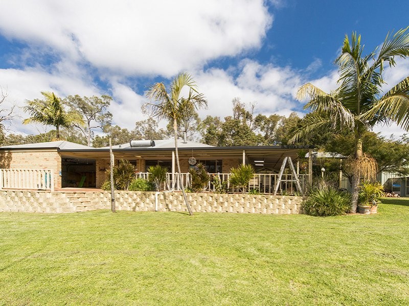 5 Hobbit Glade, Mundaring WA 6073
