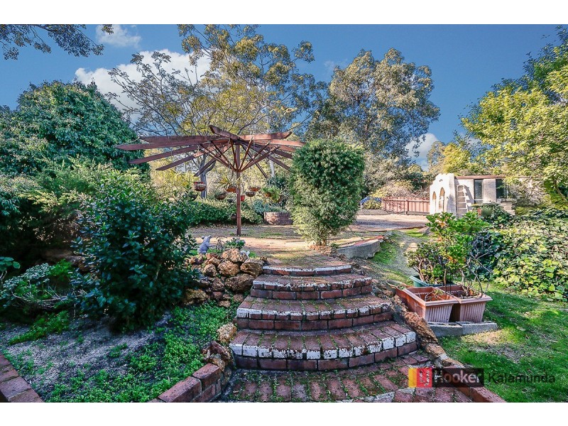 19 Bowtell Road, Lesmurdie WA 6076