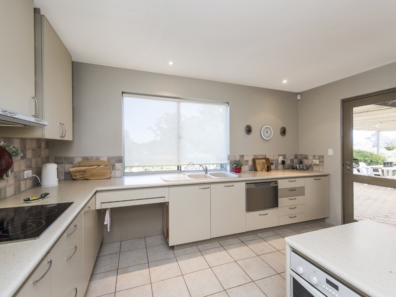 40 Maud Road, Maida Vale WA 6057