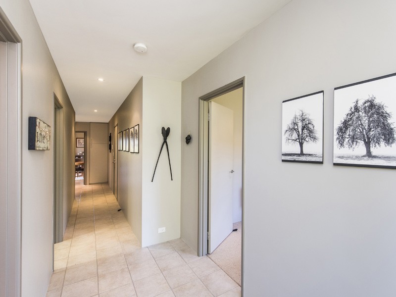 40 Maud Road, Maida Vale WA 6057