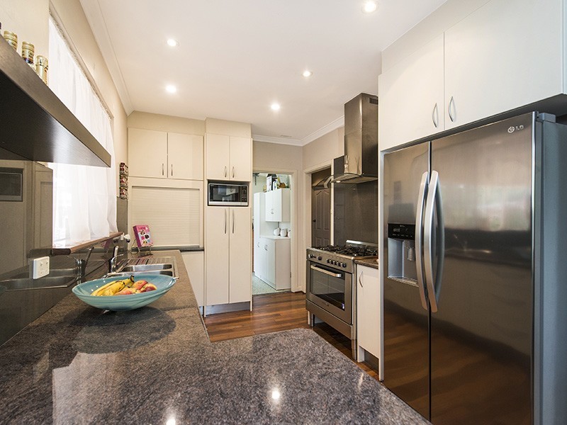 16 Edney Road, High Wycombe WA 6057