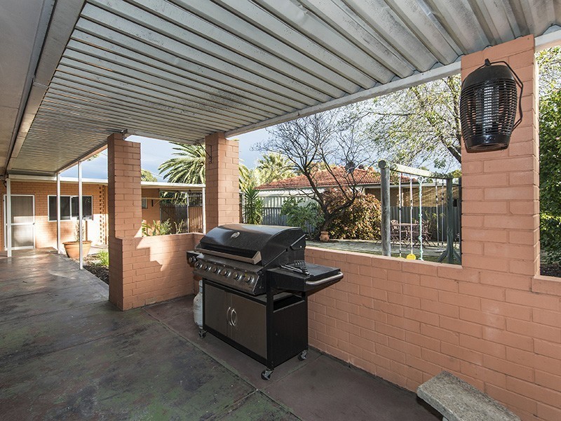 16 Edney Road, High Wycombe WA 6057