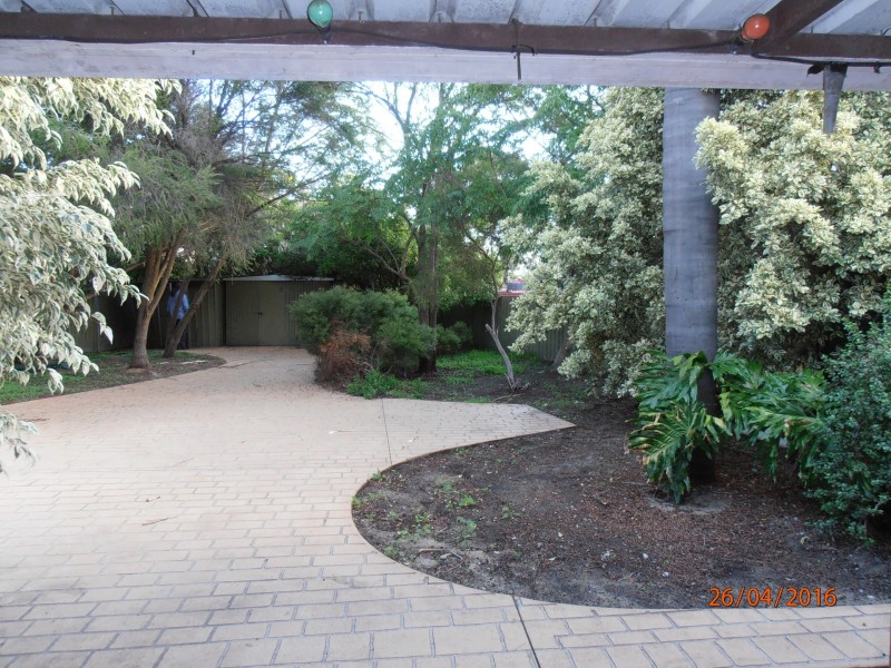 4 Rangeview Road, Bellevue WA 6056