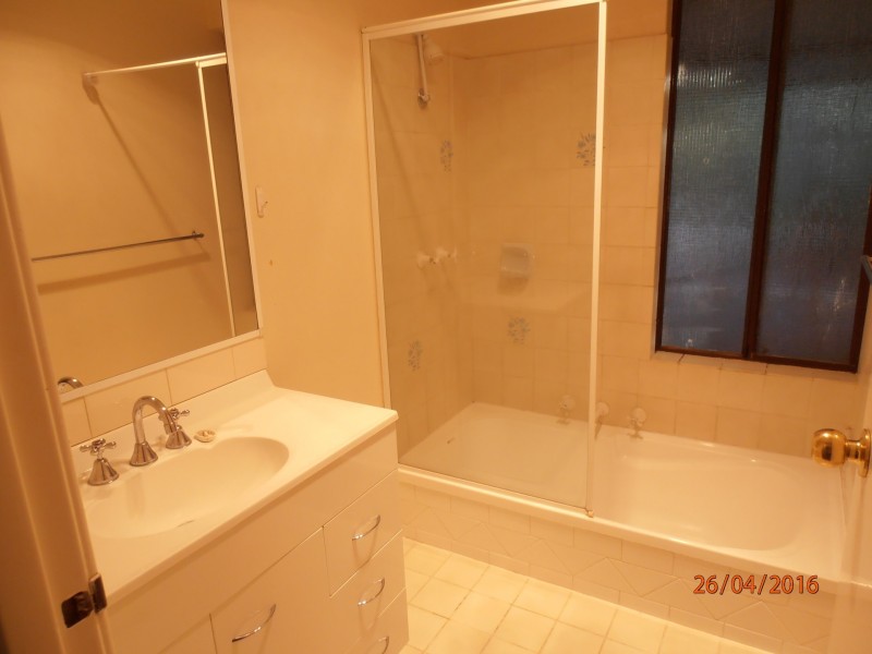 4 Rangeview Road, Bellevue WA 6056