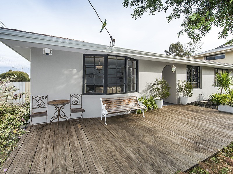 7 Guppy Road, Kalamunda WA 6076