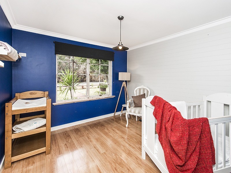 7 Guppy Road, Kalamunda WA 6076