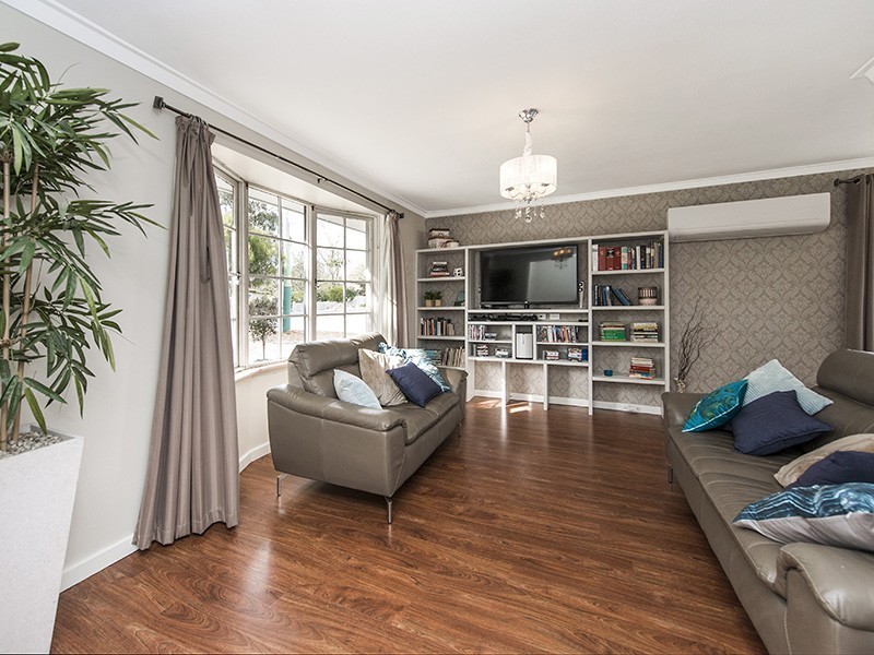 7 Guppy Road, Kalamunda WA 6076