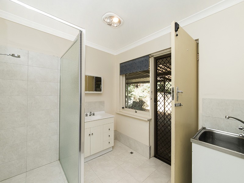 9B Hope Crescent, Lesmurdie WA 6076