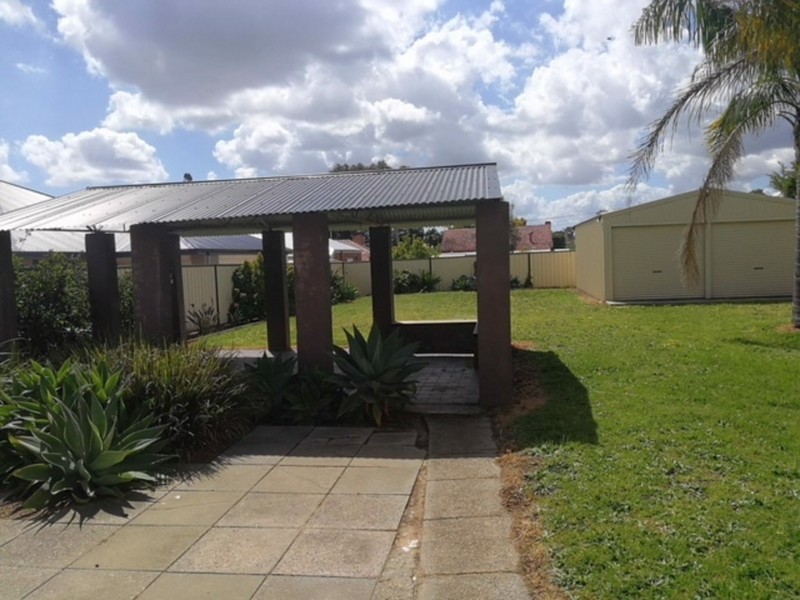 5 York Street, Forrestfield WA 6058