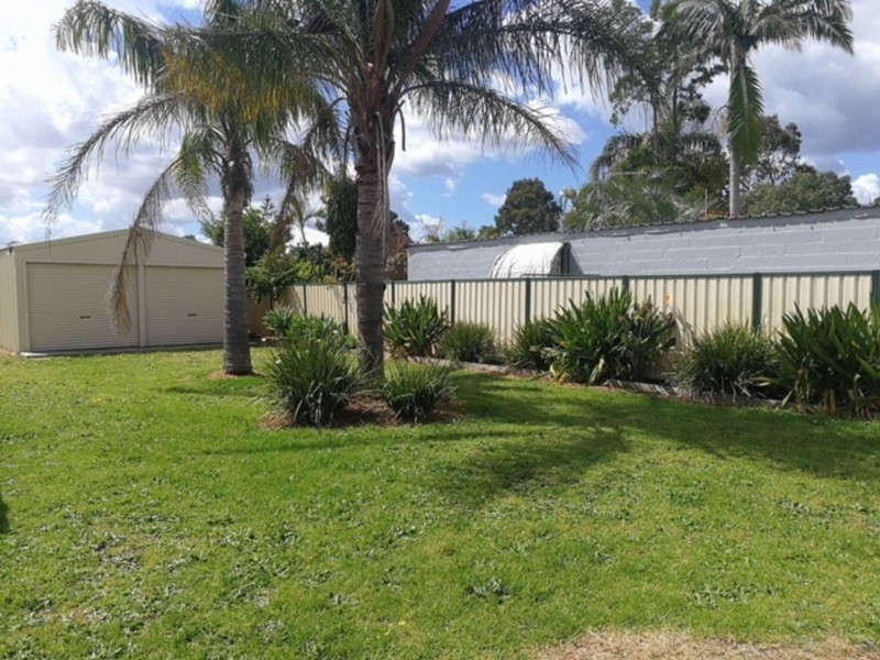 5 York Street, Forrestfield WA 6058