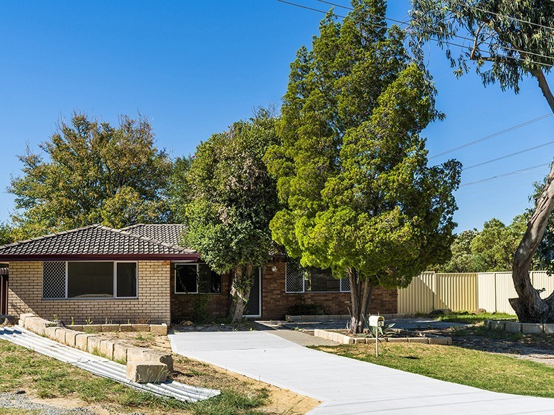 2 Guava Court, Forrestfield WA 6058