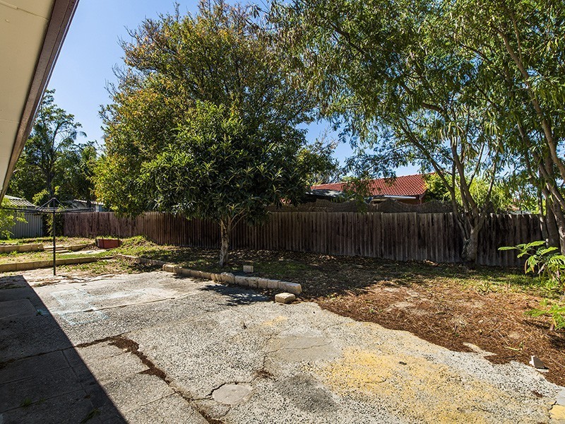 2 Guava Court, Forrestfield WA 6058