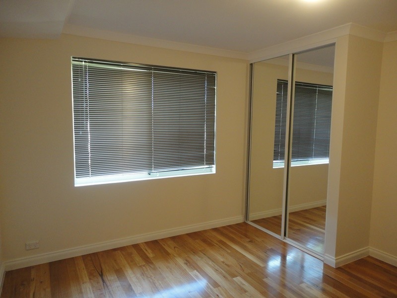 11 Azalea Gardens, Forrestfield WA 6058