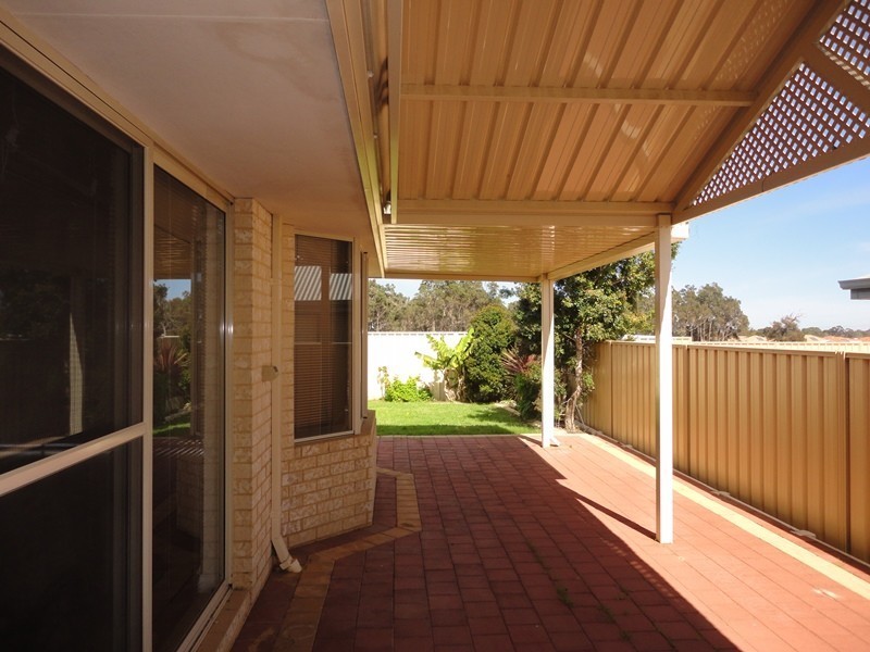 11 Azalea Gardens, Forrestfield WA 6058