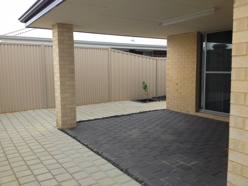 14 Myall Close, Wattle Grove WA 6107