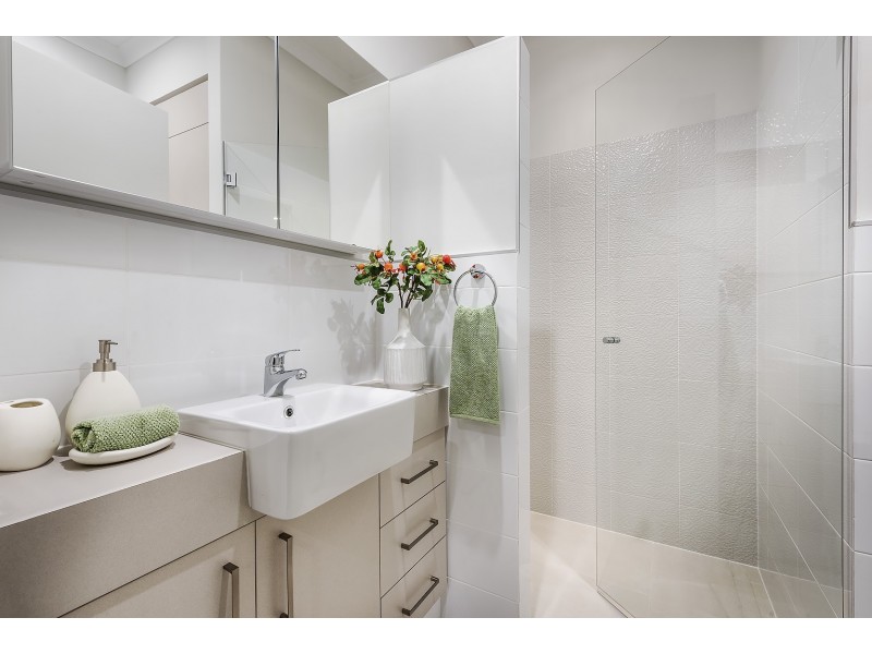 5 Pinker Crescent, Maida Vale WA 6057