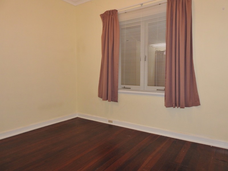 24 Markham Road, High Wycombe WA 6057