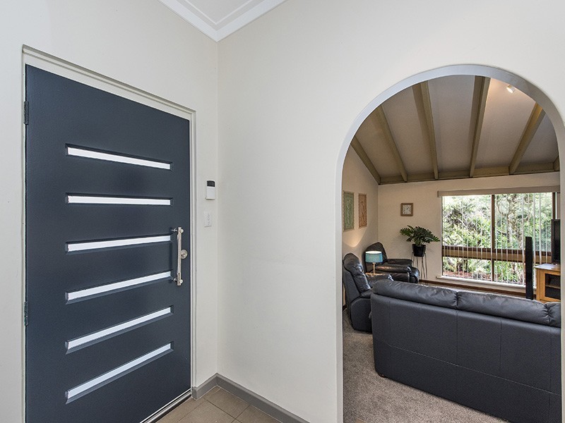 42 Bridgwood Road, Lesmurdie WA 6076