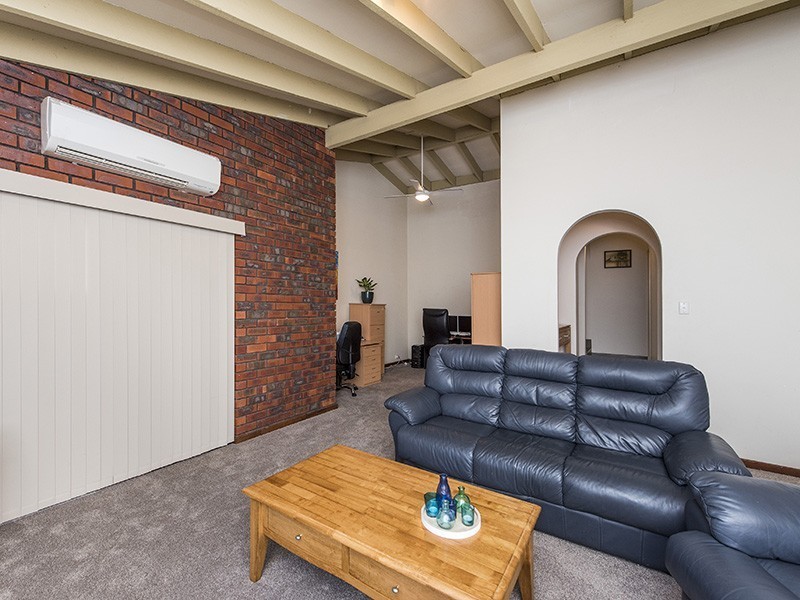 42 Bridgwood Road, Lesmurdie WA 6076