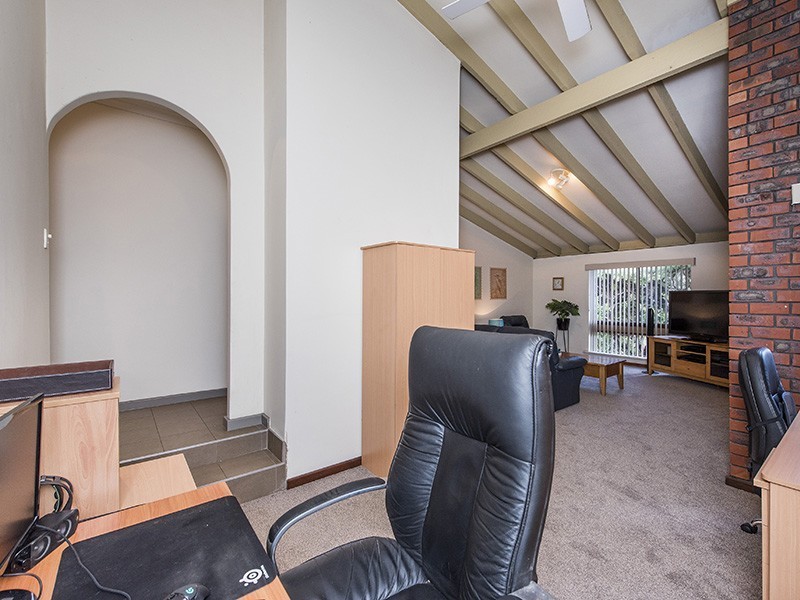 42 Bridgwood Road, Lesmurdie WA 6076