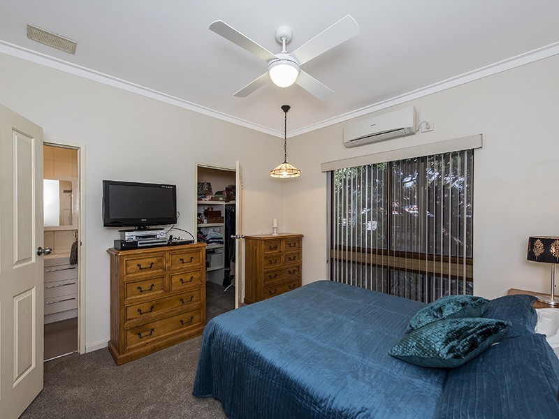 42 Bridgwood Road, Lesmurdie WA 6076