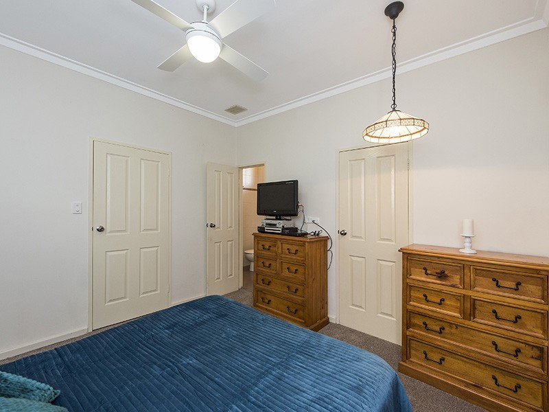 42 Bridgwood Road, Lesmurdie WA 6076