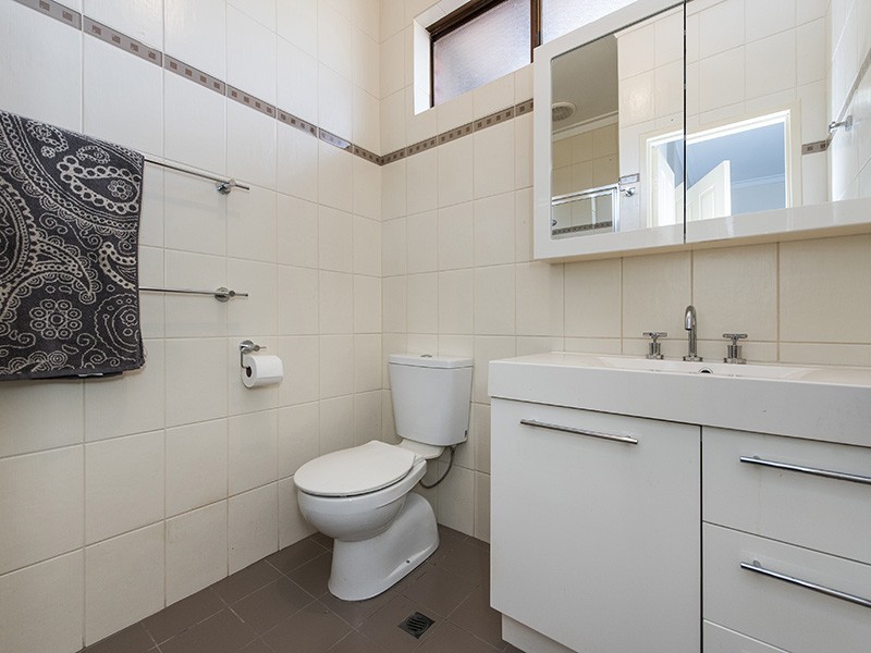 42 Bridgwood Road, Lesmurdie WA 6076