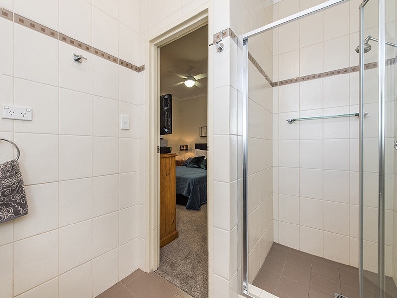 42 Bridgwood Road, Lesmurdie WA 6076