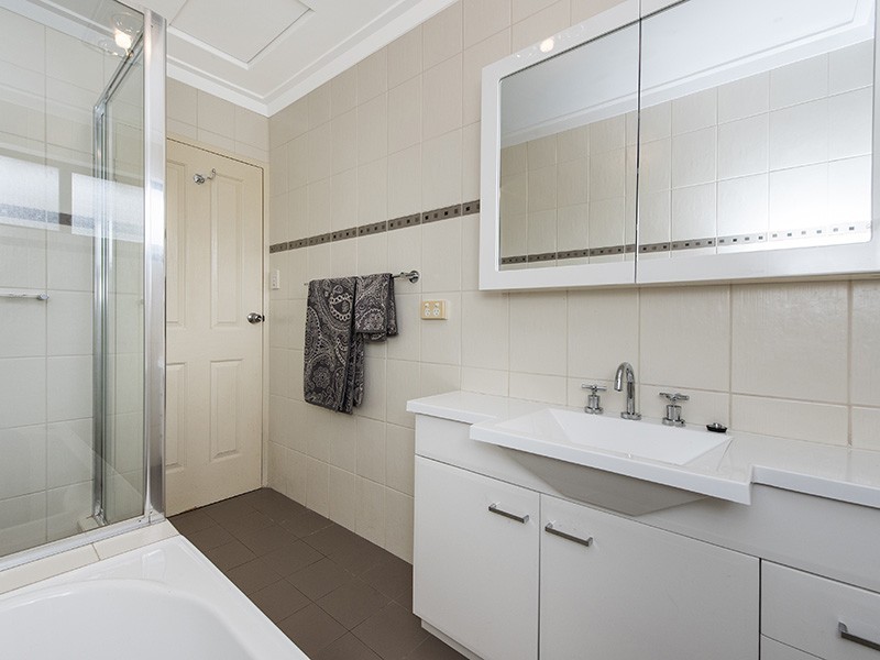 42 Bridgwood Road, Lesmurdie WA 6076