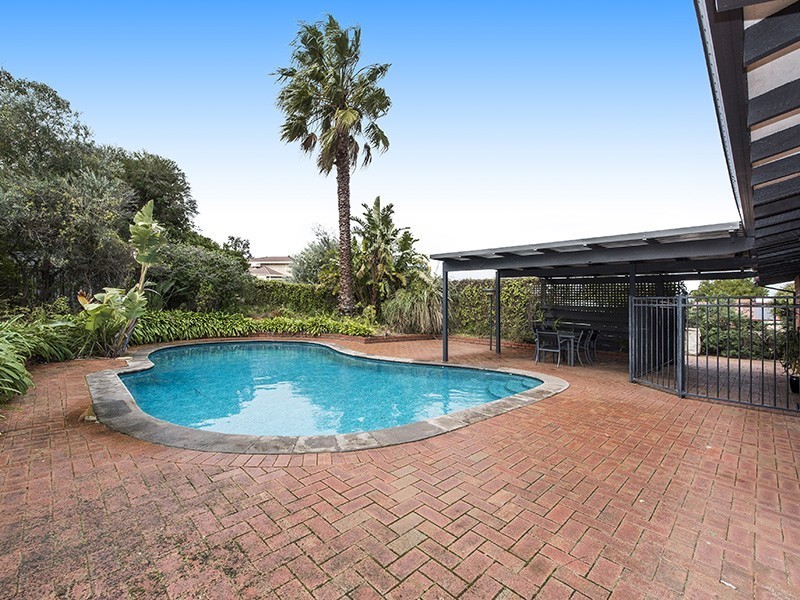 42 Bridgwood Road, Lesmurdie WA 6076