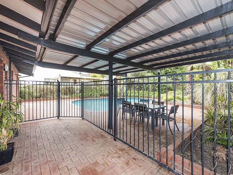 42 Bridgwood Road, Lesmurdie WA 6076