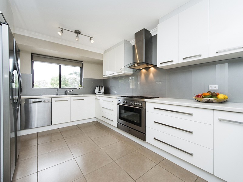 6 Springdale Road, Kalamunda WA 6076