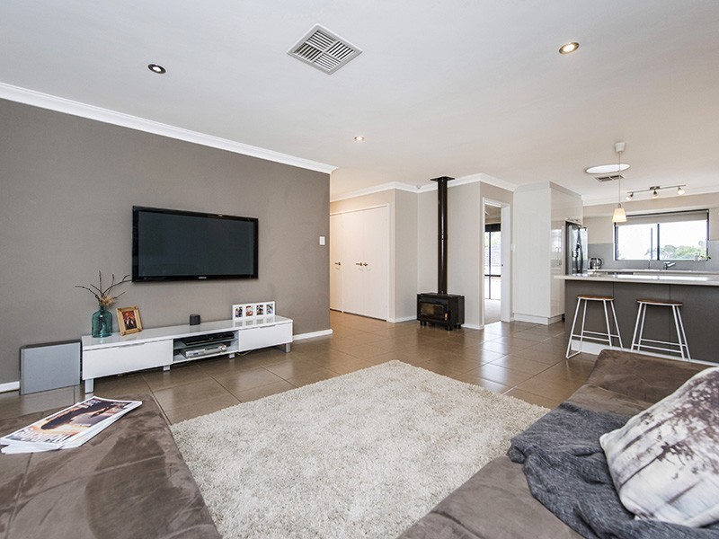 6 Springdale Road, Kalamunda WA 6076