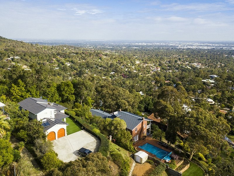 17 Girrawheen Drive, Gooseberry Hill WA 6076