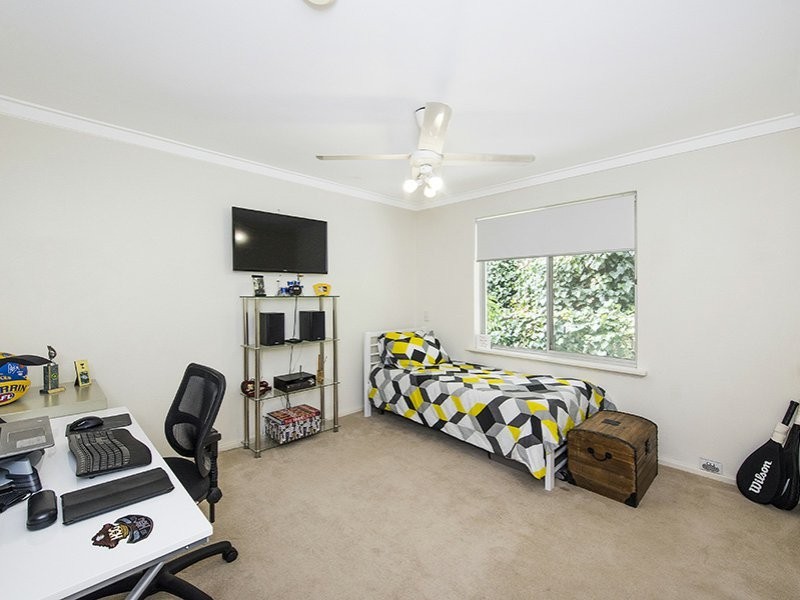 17 Girrawheen Drive, Gooseberry Hill WA 6076