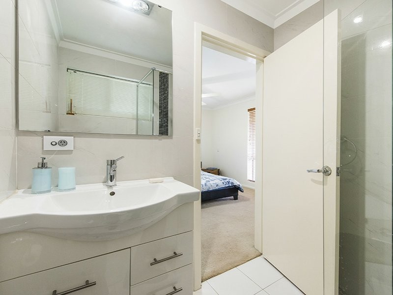 17 Girrawheen Drive, Gooseberry Hill WA 6076