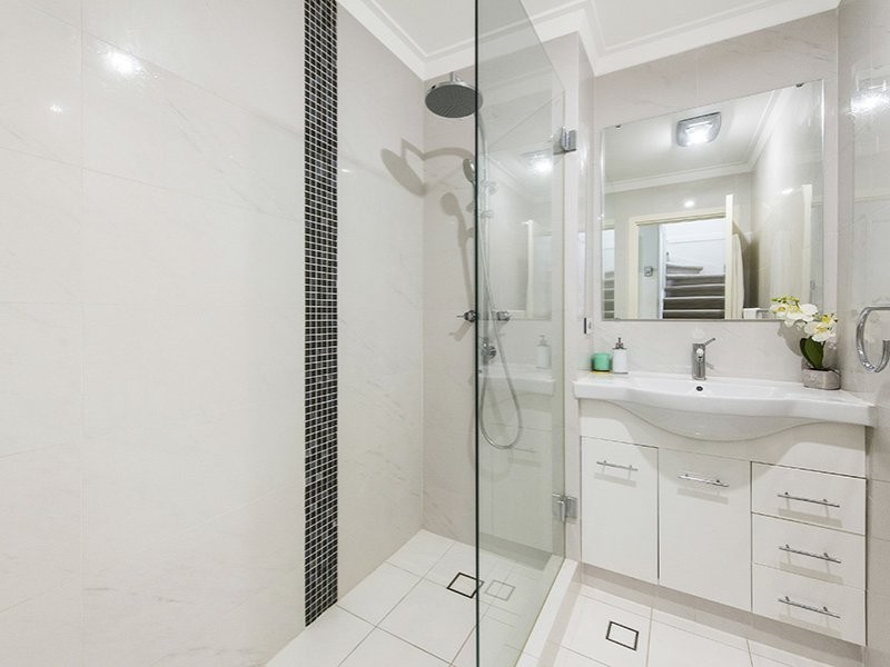 17 Girrawheen Drive, Gooseberry Hill WA 6076