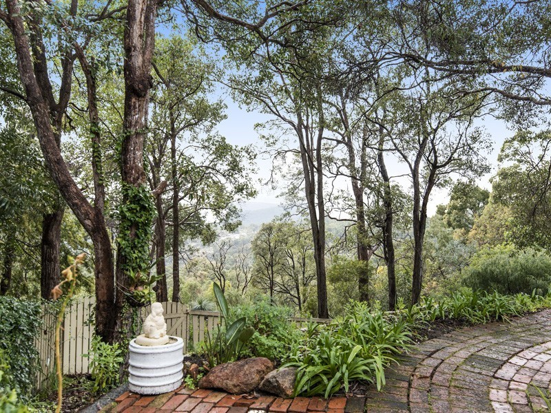 40 Elizabeth Street, Kalamunda WA 6076