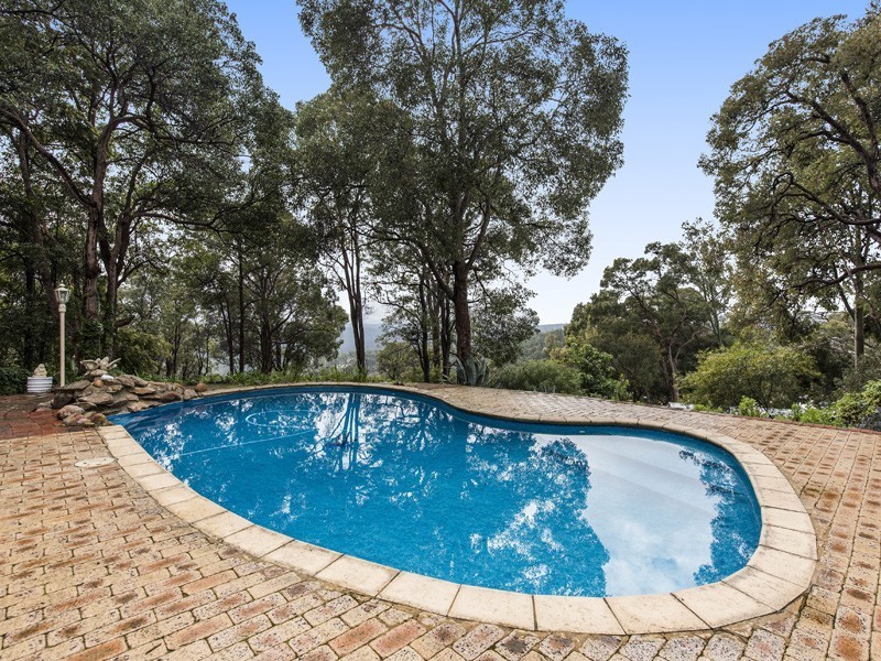 40 Elizabeth Street, Kalamunda WA 6076