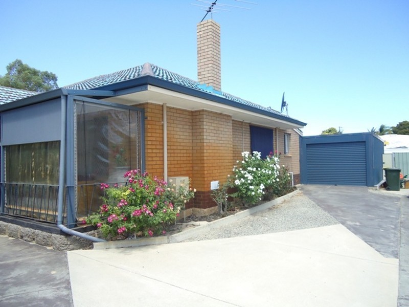 67 Hale Road, Forrestfield WA 6058