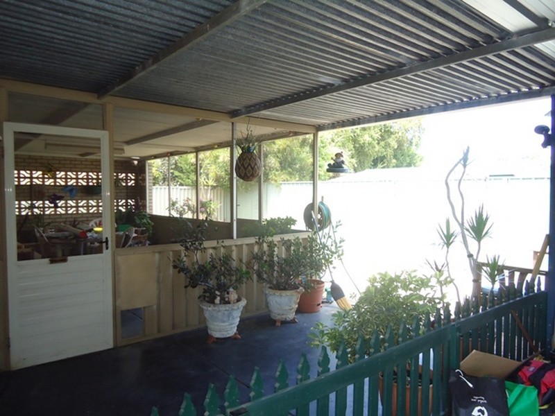 67 Hale Road, Forrestfield WA 6058