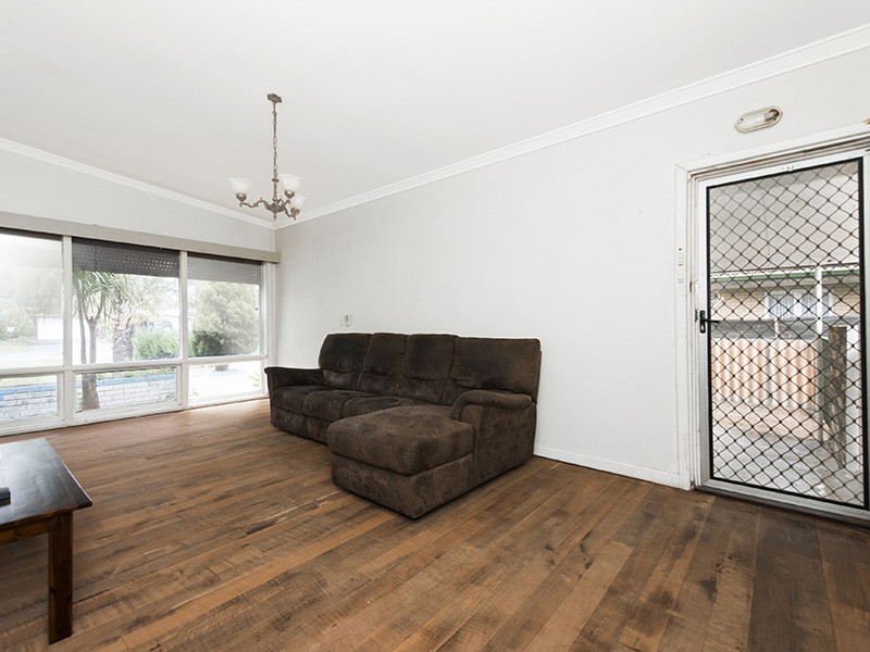 5 Warren Road, Maida Vale WA 6057