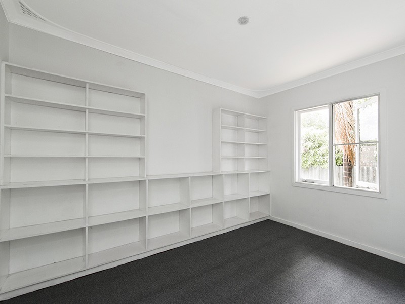 5 Warren Road, Maida Vale WA 6057