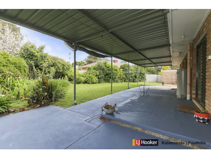 17 Kalbarri Street, Lesmurdie WA 6076