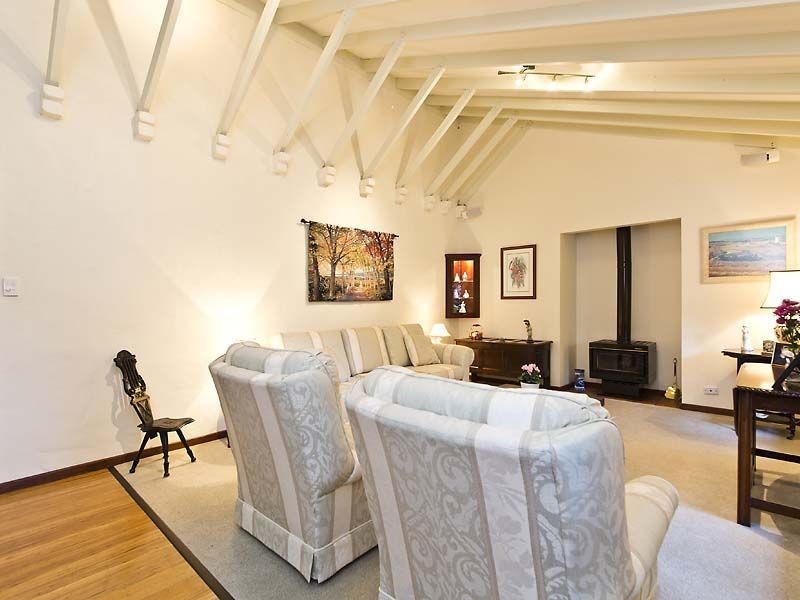 25 Pruiti Crescent, Lesmurdie WA 6076