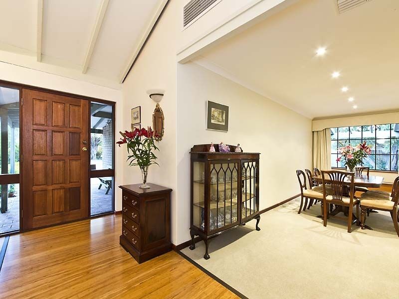 25 Pruiti Crescent, Lesmurdie WA 6076