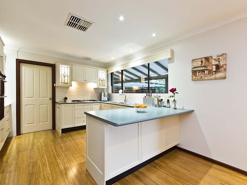 25 Pruiti Crescent, Lesmurdie WA 6076